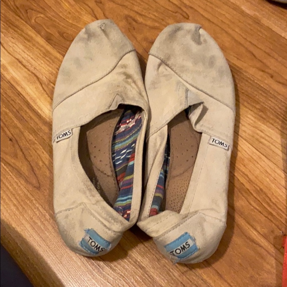 Toms